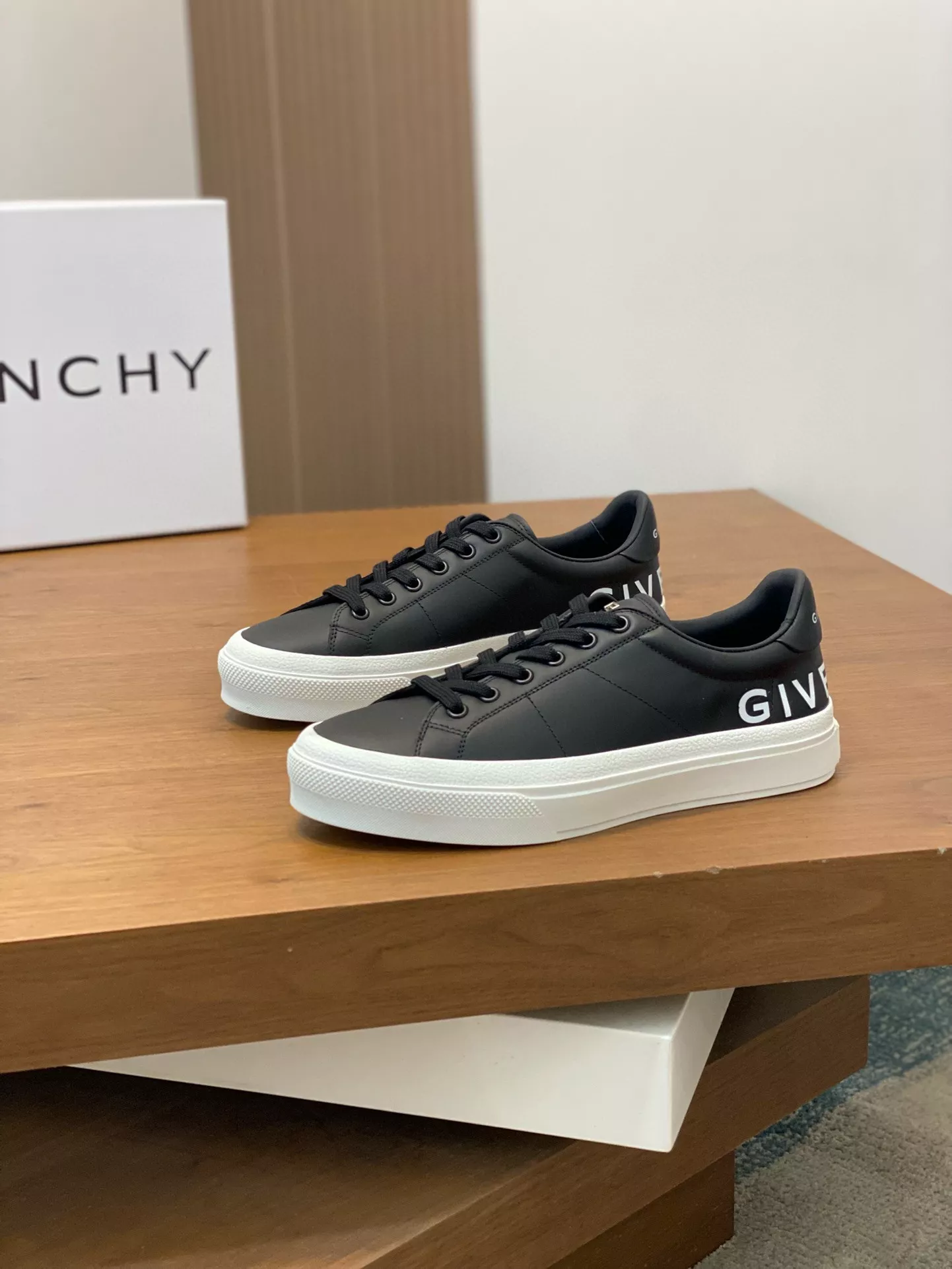 givenchy decontractees chaussures pour homme s_12b4a73